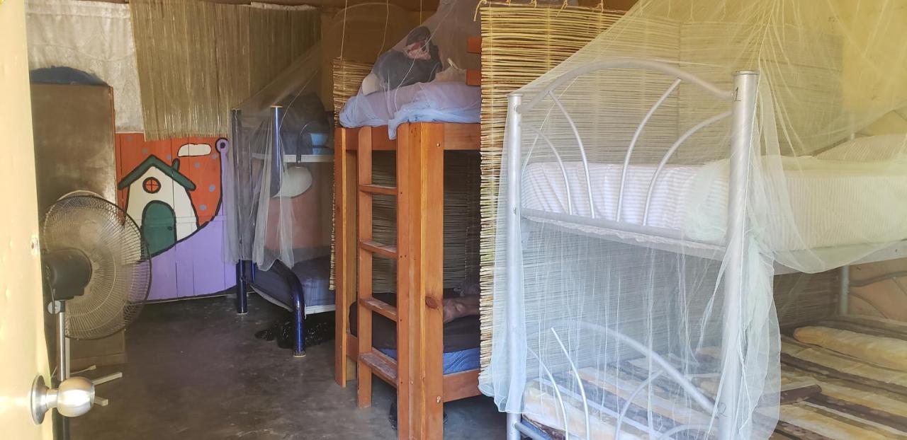 Hostal Y Camping Las G Бакалар Экстерьер фото